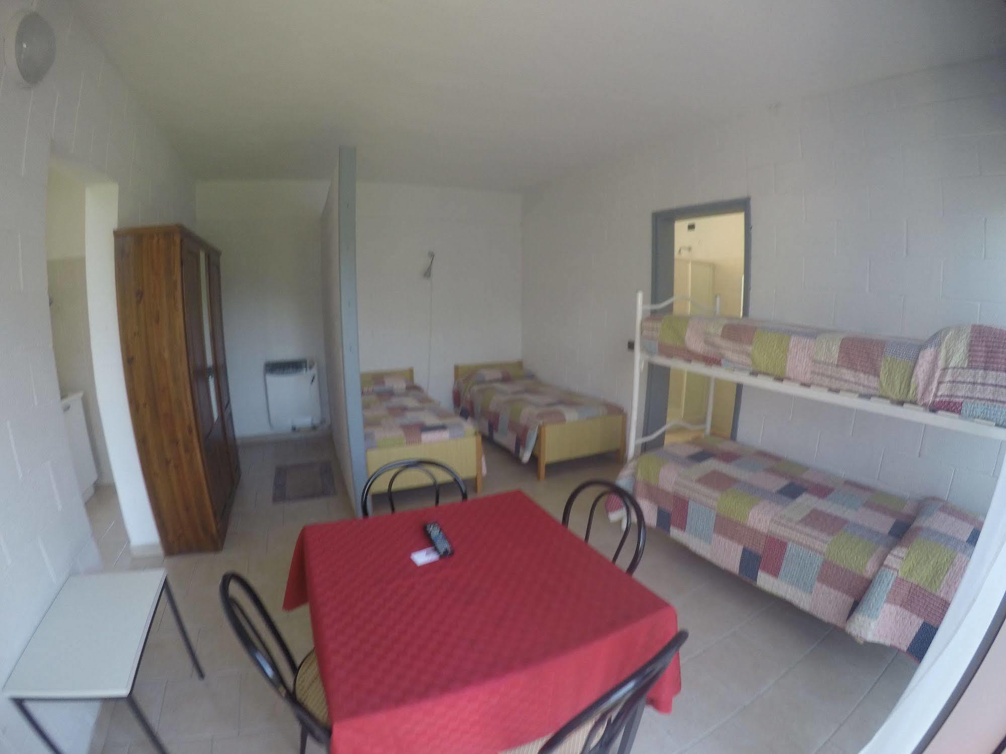Camping Villaggio Paradiso Домасо Екстериор снимка